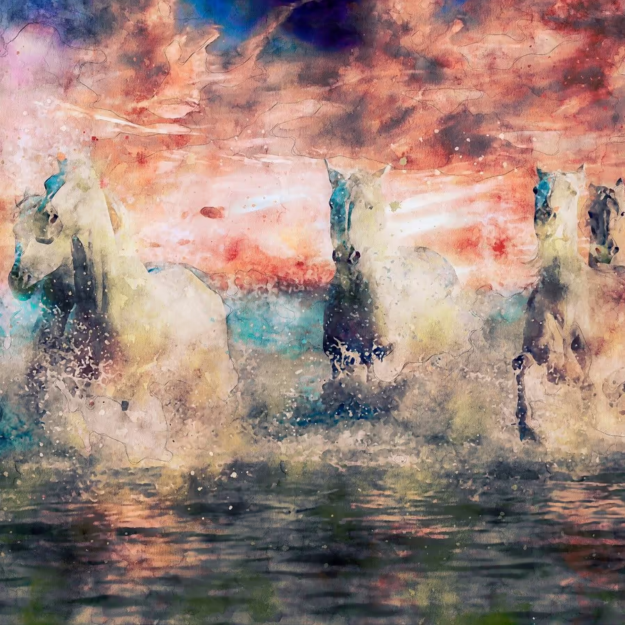 Стадо белых лошадей скачет по волнам на фоне закатного неба