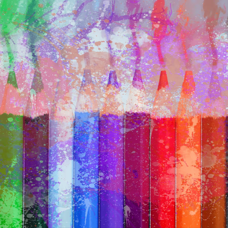 Яркие цветные карандаши с брызгами краски создающие абстрактный эффект