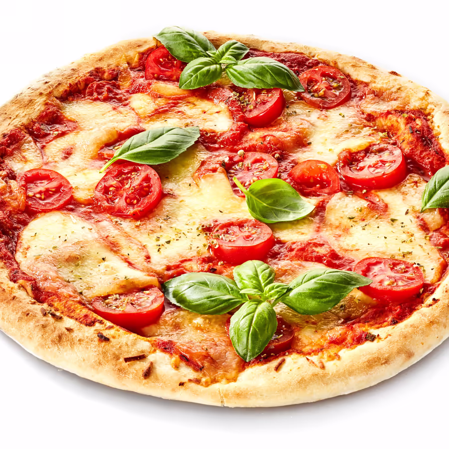Классическая итальянская пицца с томатами моцареллой и базиликом