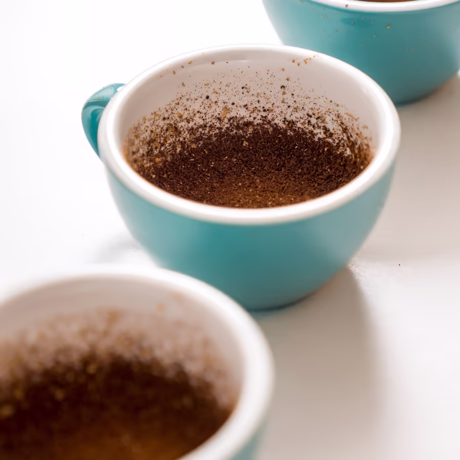 Остатки кофейной гущи после употребления напитка