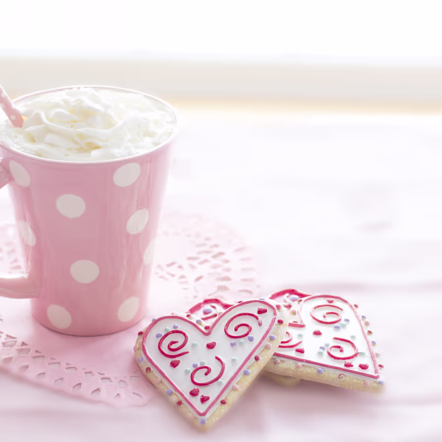 Уютный зимний напиток и сладости