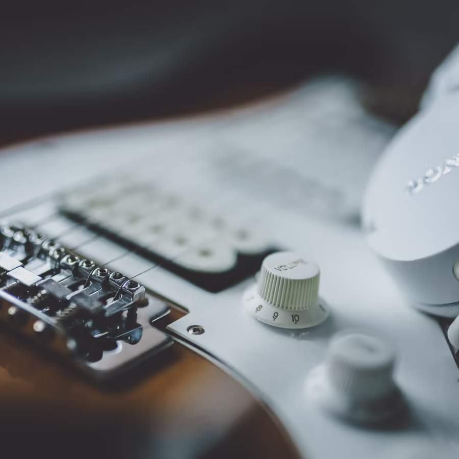 Фрагмент электрогитары Stratocaster