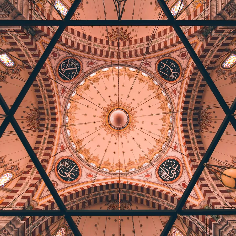 Великолепный купол мечети в Стамбуле Турция