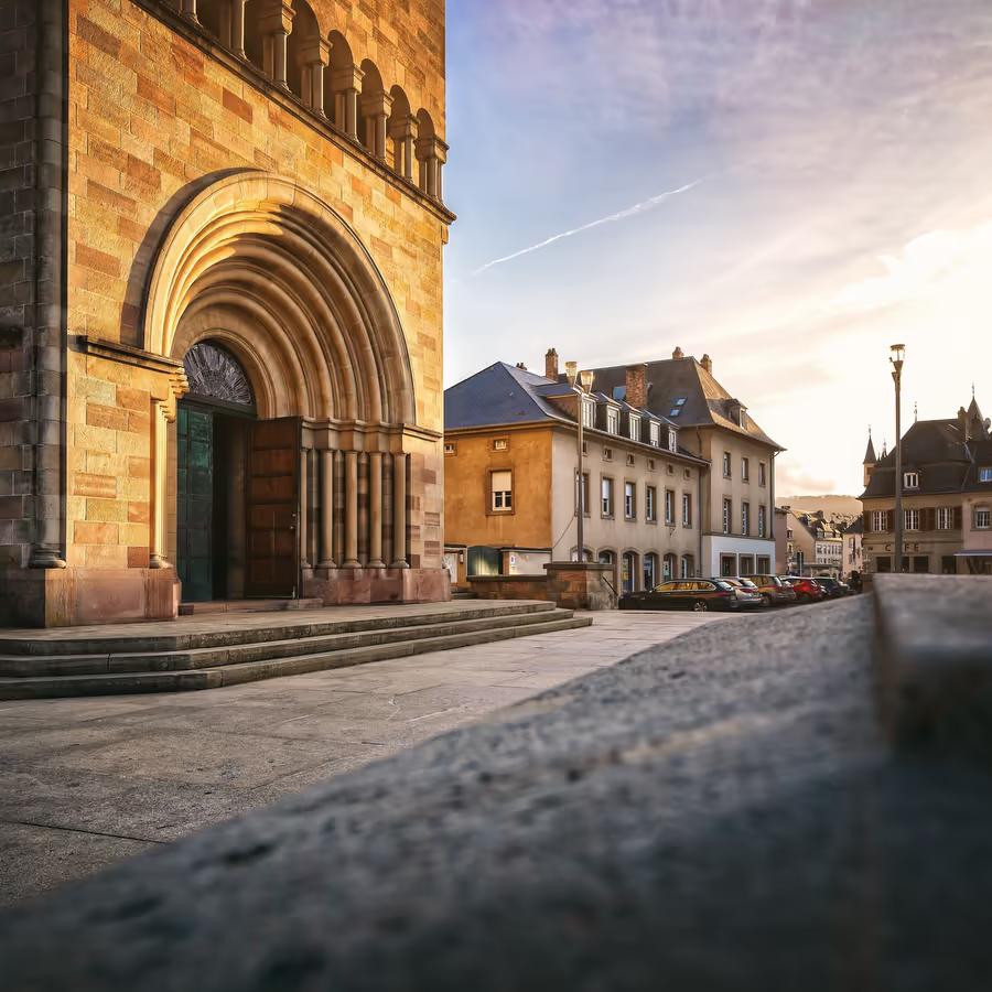 Величественный собор в старинном французском городе Кольмар